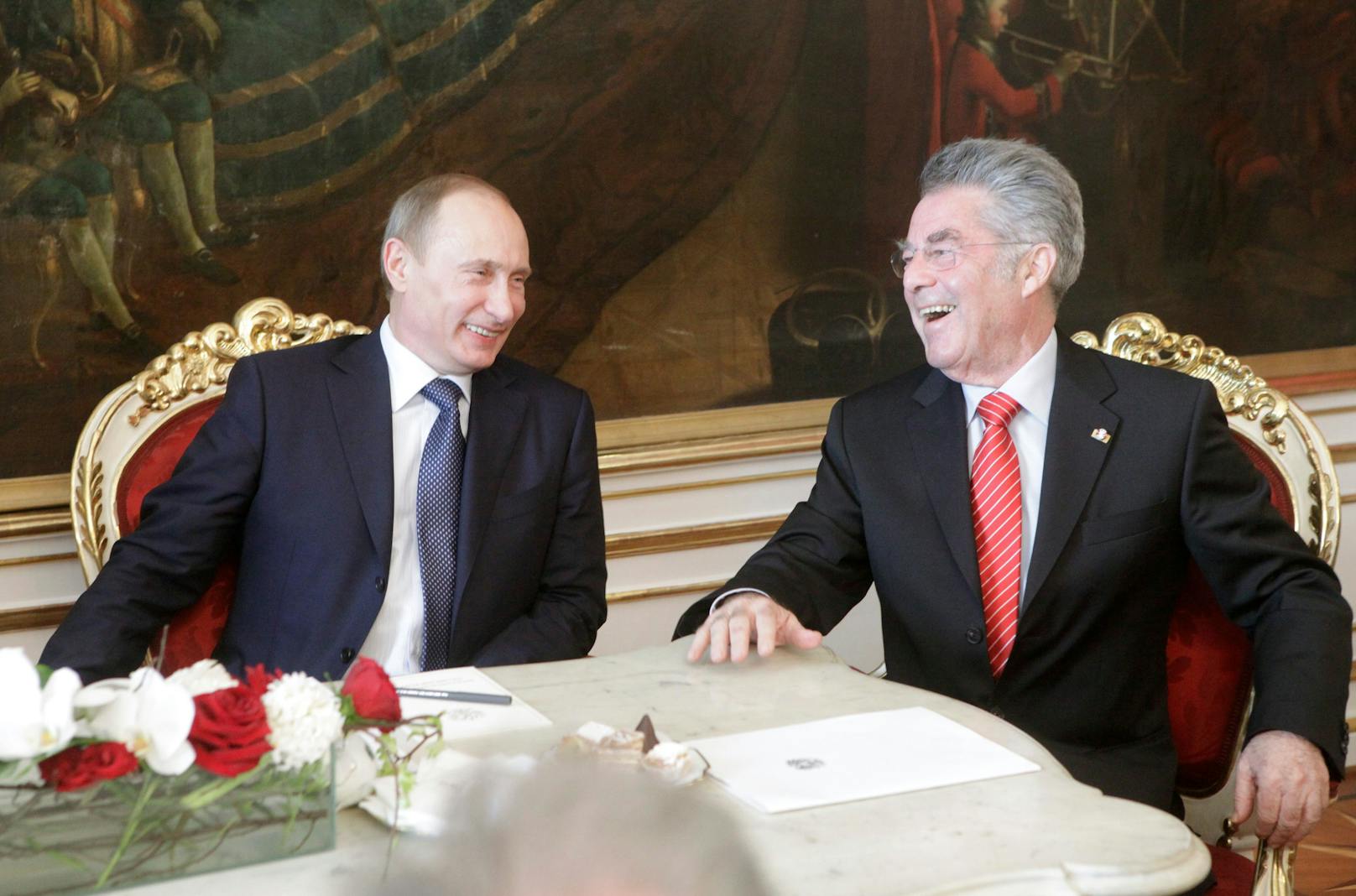 Auch der ehemalige Bundespräsident Heinz Fischer (SPÖ) pflegte stets gute Beziehungen zu seinem russischen Amtskollegen. Er war der erste, dem Putin nach der Annexion der Krim im Jahr 2014 einen Besuch abstattete.
