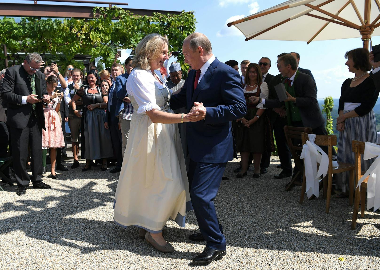 Putin bei der Hochzeit von Karin Kneissl in der Steiermark