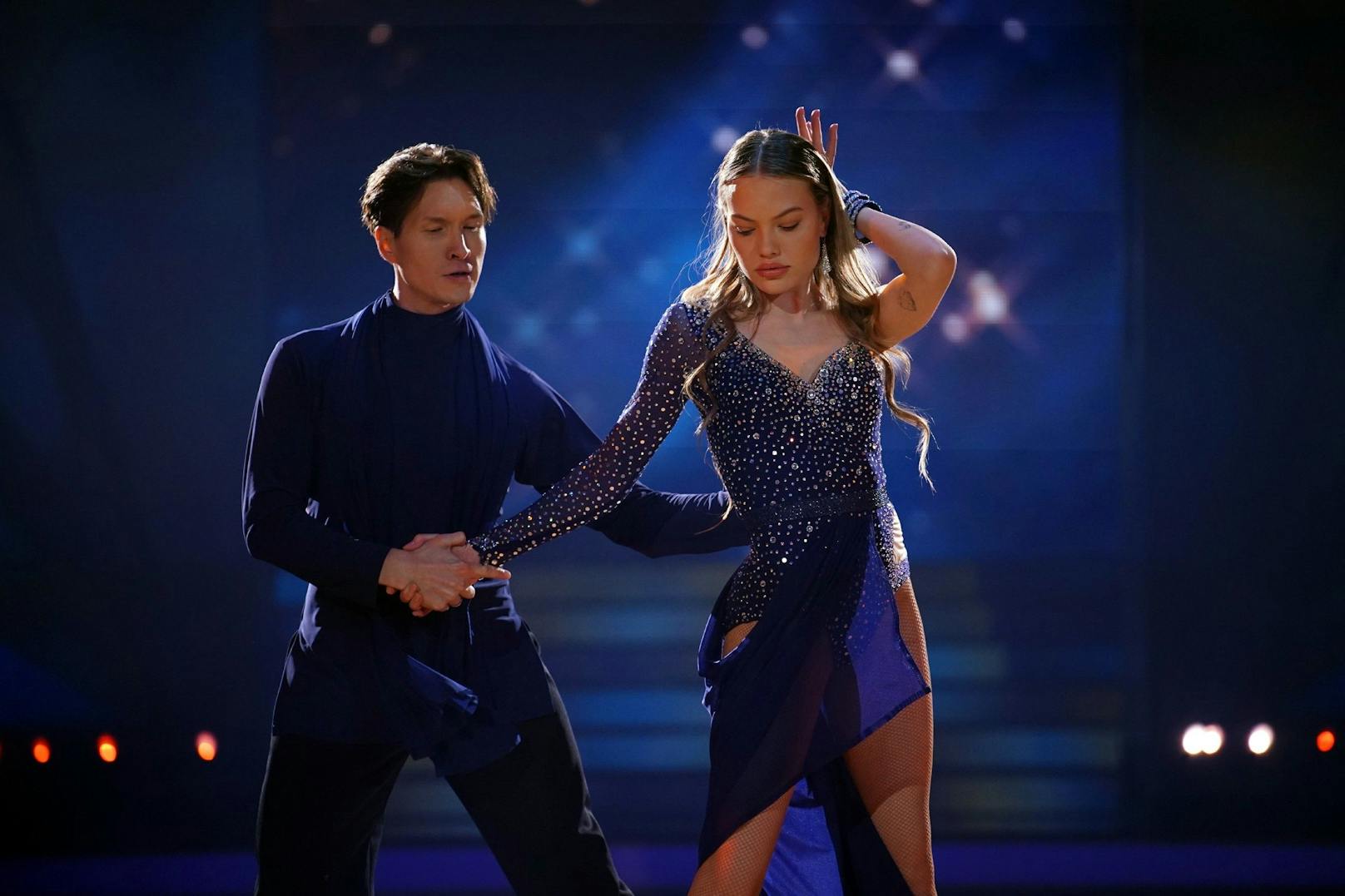  Cheyenne Ochsenknecht und Evgeny Vinokurov tanzen Rumba