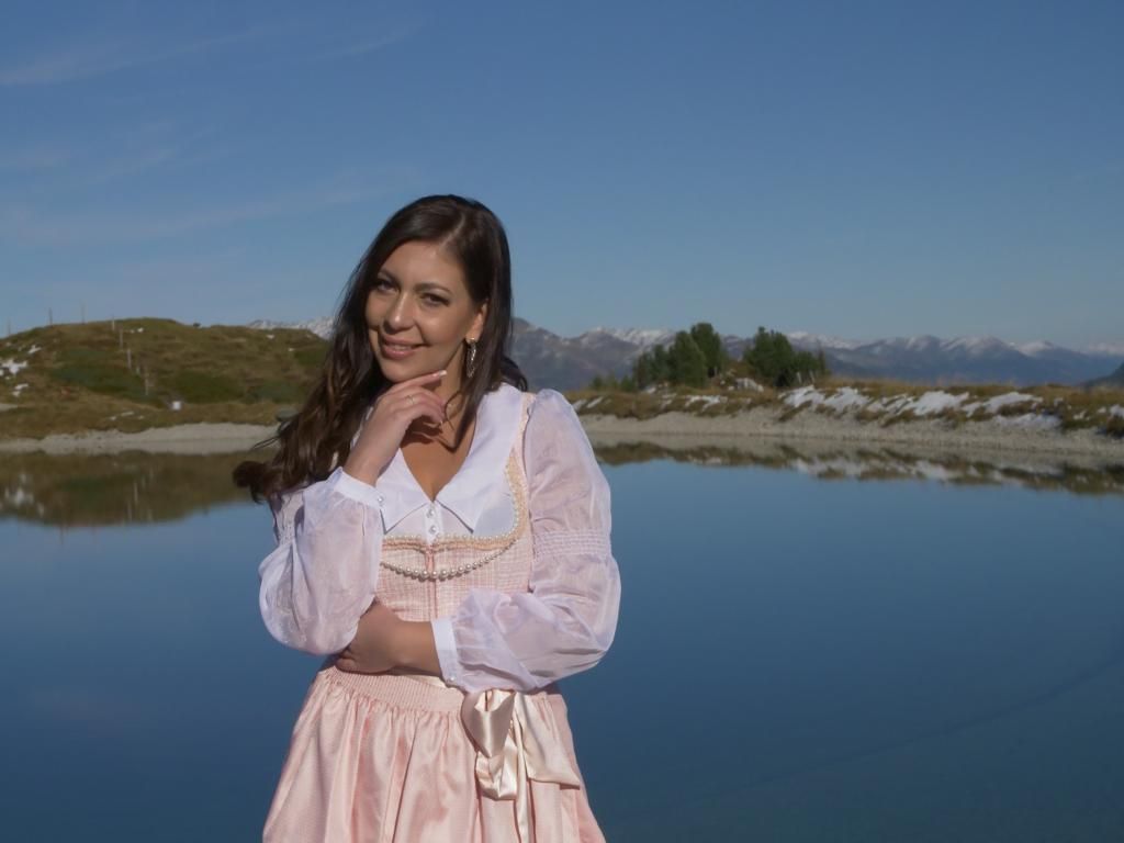 Von Baden-Württemberg nach Kitzbühel: Schlager-Newcomerin <strong>Kerstin König</strong> fühlt sich wie auf Wolke 7.