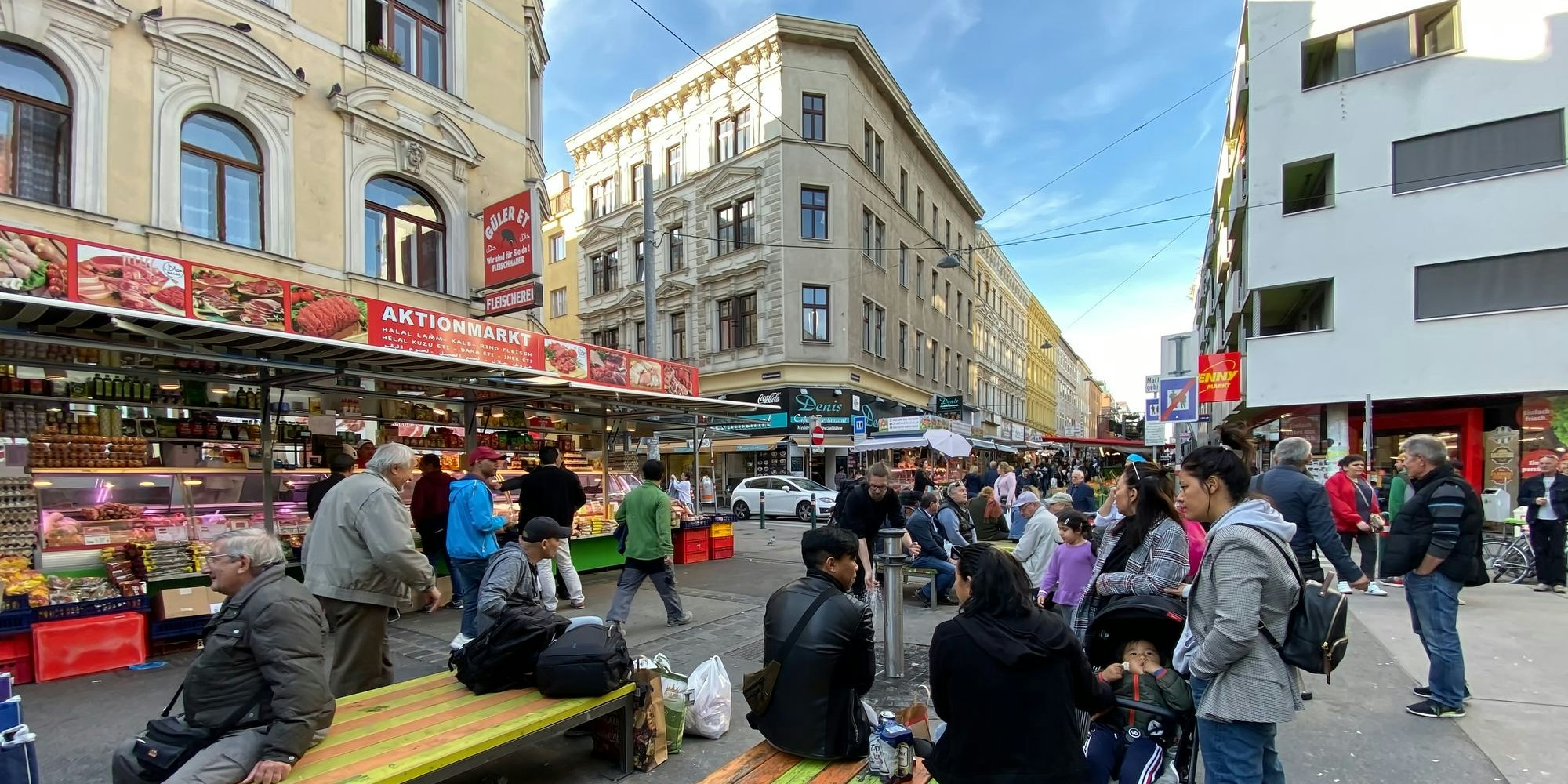 In Wien-Ottakring kam es am helllichten Tag zu einer Messer-Attacke.