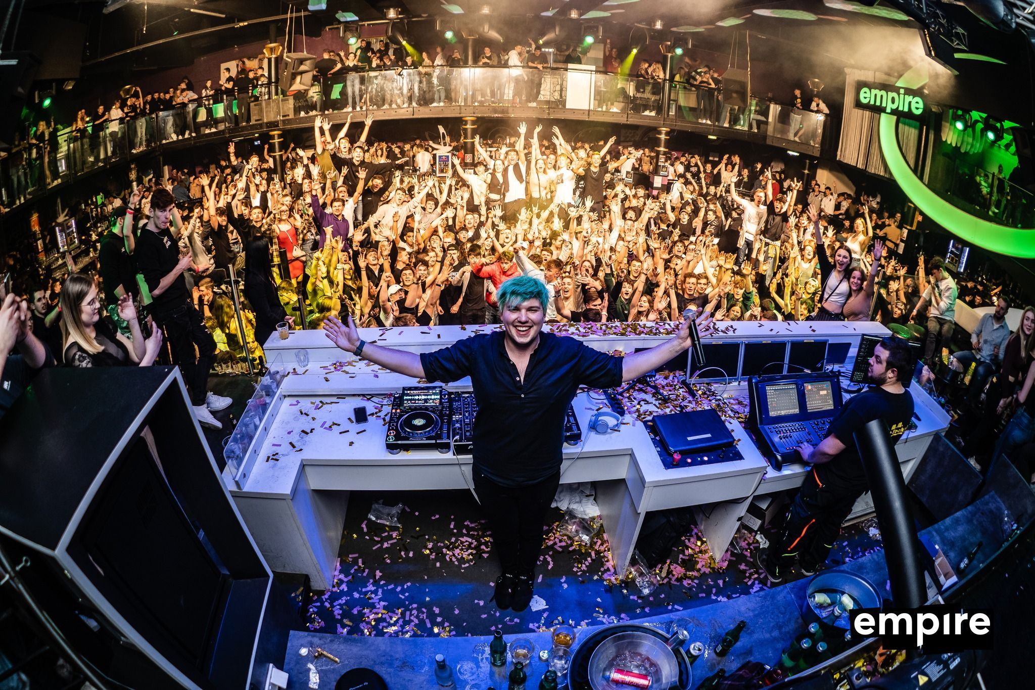 Im Empire legte "DJ Greenice" zum Comeback auf.