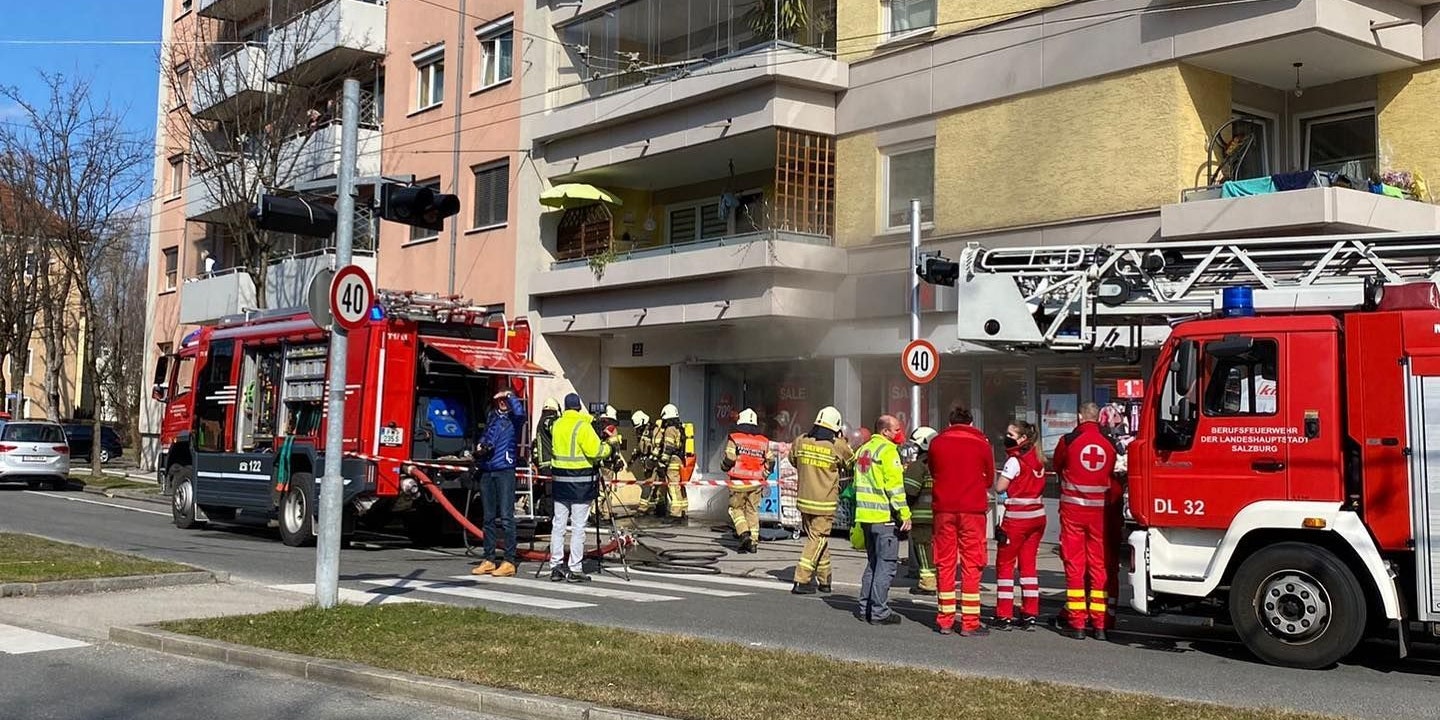 Die Feuerwehr ist hier bereits Dauergast. Acht Mal mussten die Einsatzkräfte in den vergangenen sechs Tagen anrücken, um gelegte Brände zu löschen.