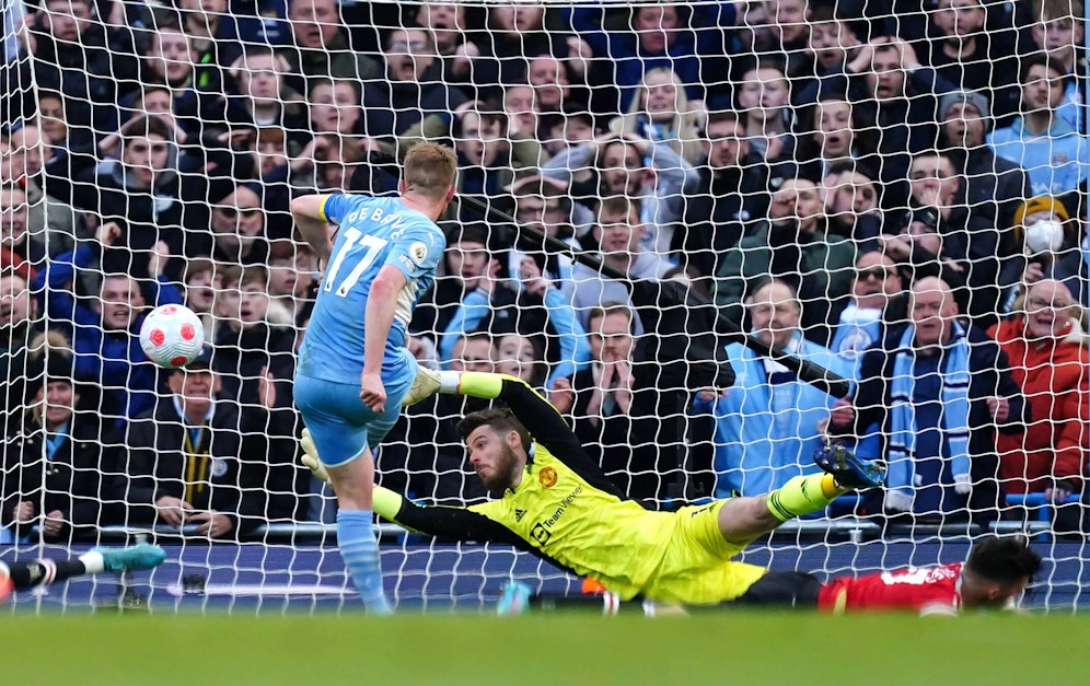 Kevin De Bruyne trifft gegen David De Gea doppelt.