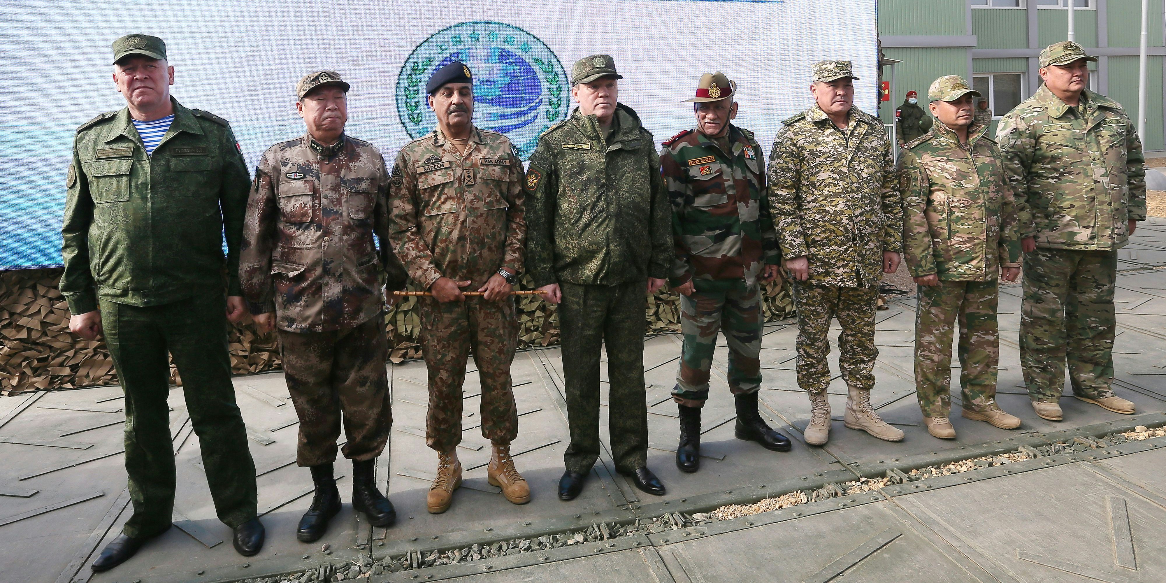 Viktor Gulevich (ganz links) wollte die Invasion nicht mittragen. Er soll deswegen seinen Rücktritt verkündet haben. 