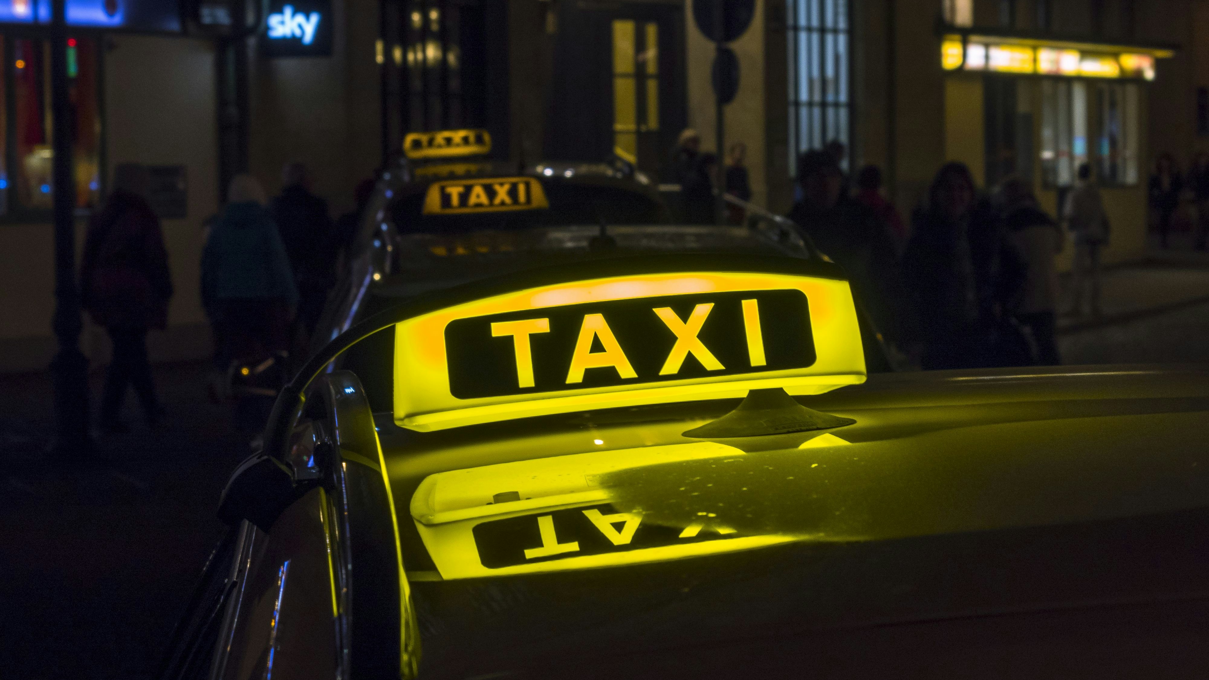Der Taxifahrer machte sich nach dem Angriff aus dem Staub. (Symbolfoto)