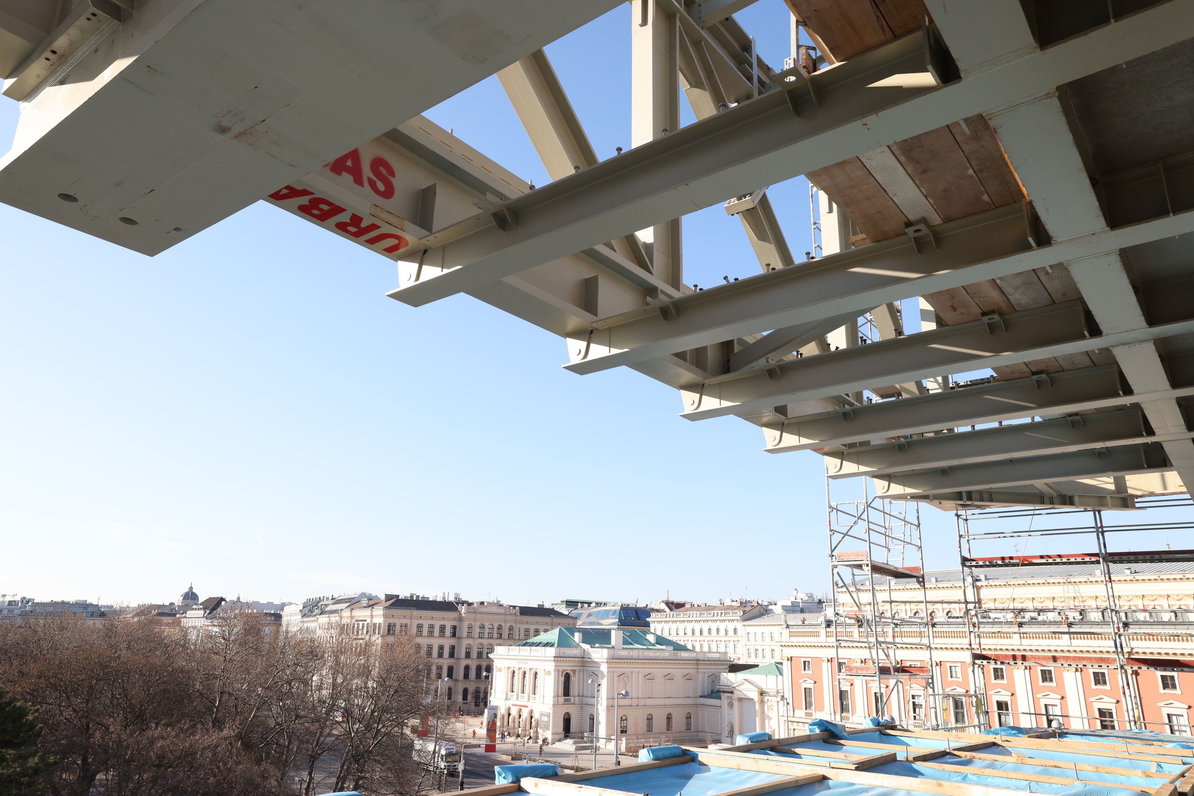 Seit Sommer 2020 wird am Karlsplatz auf Hochtouren gearbeitet. Im Herbst 2023 steht die Eröffnung des neuen Wien Museums an.