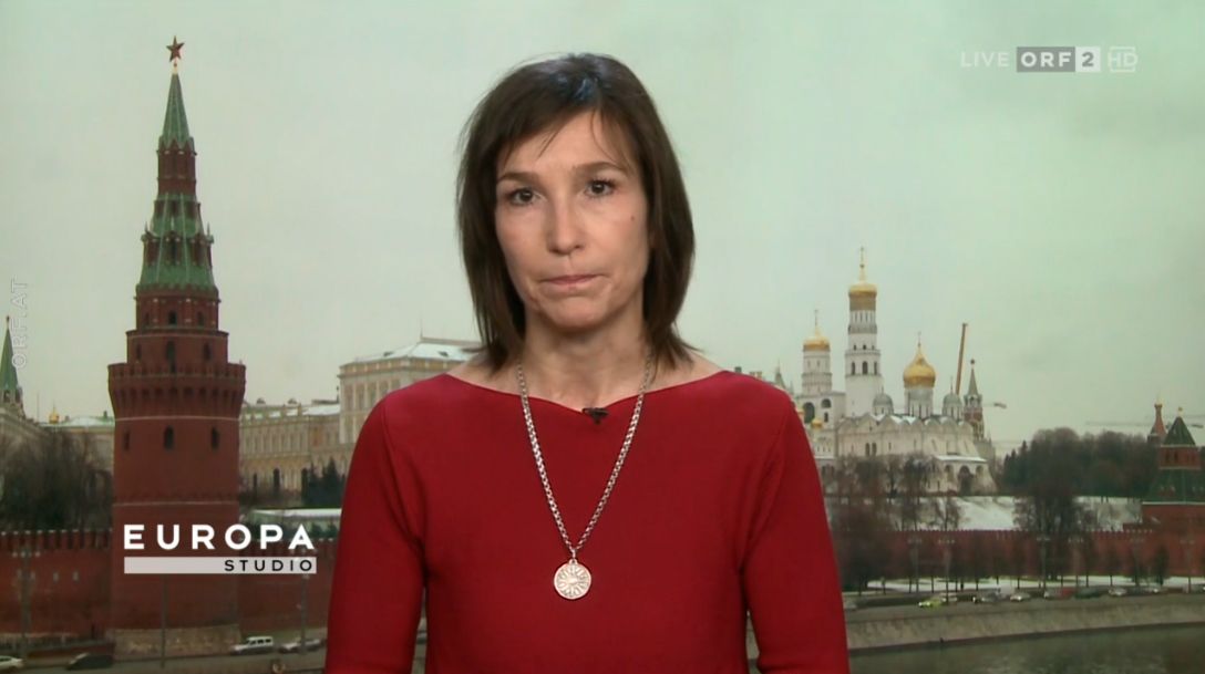 Ringt mit den Worten: Carola Schneider.