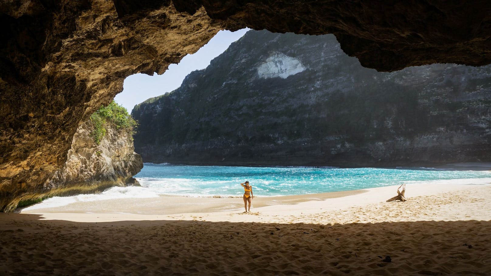 Mit seiner eindrücklichen Landschaft und Traumstränden zieht Bali viele Touristen an.