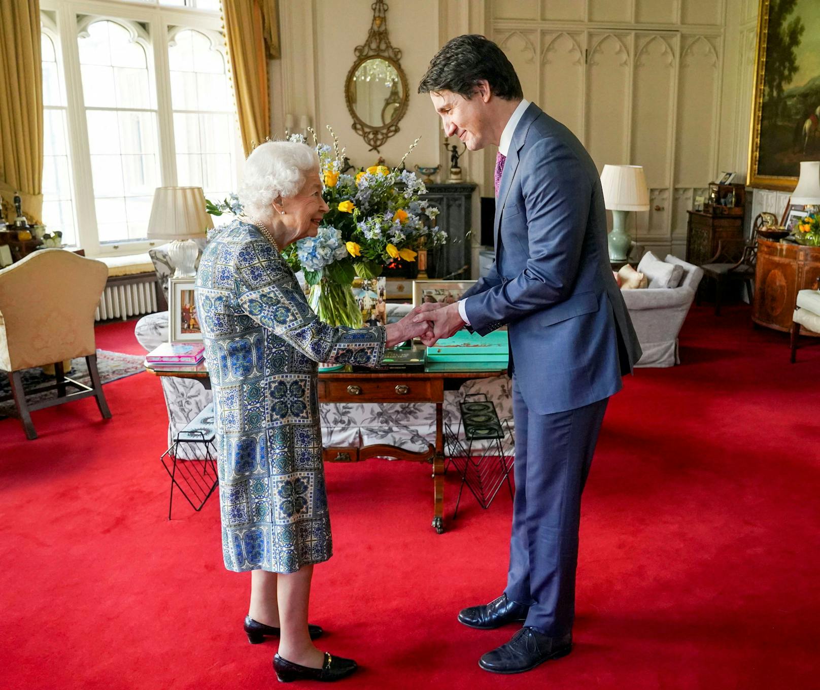 Queen Elizabeth II. mit dem kanadischen Premierminister Justin Trudeau