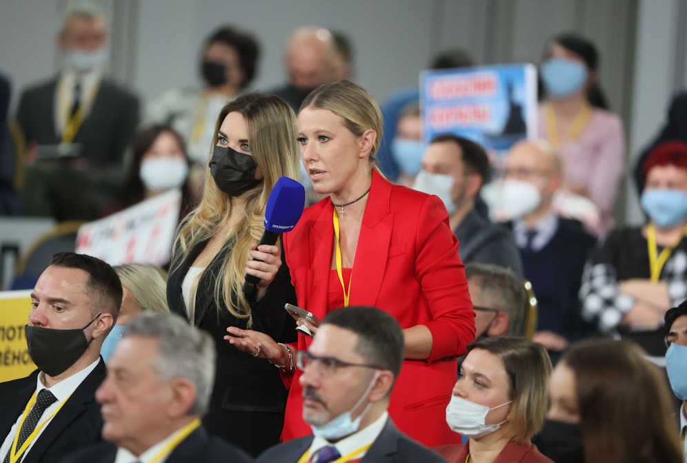 Putin Patentochter Xenia Sobtschak wandte sich in den letzten Jahren immer mehr vom Präsidenten ab. Jetzt ist sie nach Israel geflohen.