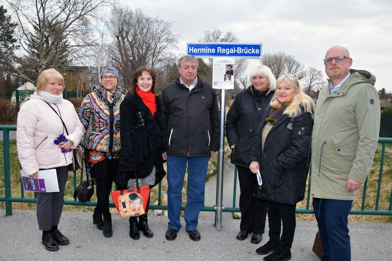 Sylvia Unterrader, Teresa Voboril, Silvia Drechsler, Erich und Johanna Walter, Schwiegersohn und Tochter von Hermine Regal, Gaby Schätzle und Stephan Schimanowa (von links).