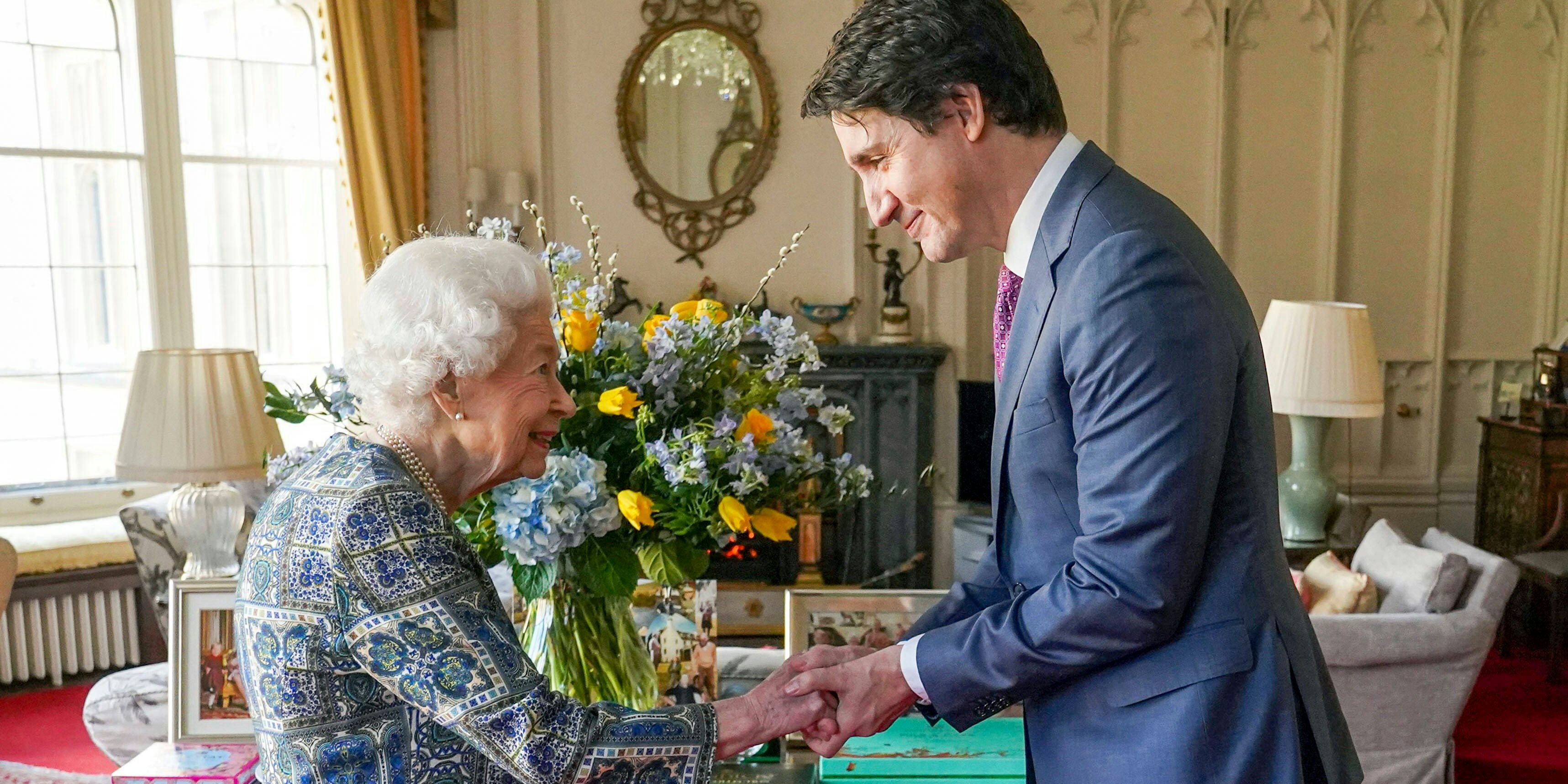 Queen Elizabeth II setzt ein Statement für die Ukraine.