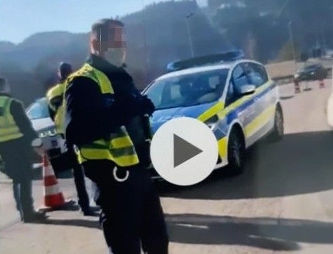 Dieses Handyvideo kommt einen jungen Niederländer teuer zu stehen.