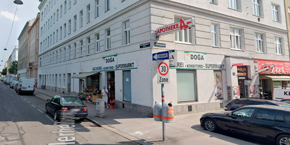 Blick auf die Kreuzung Allerheiligenplatz / Hellwagstraße im 20. Wiener Gemeindebezirk.