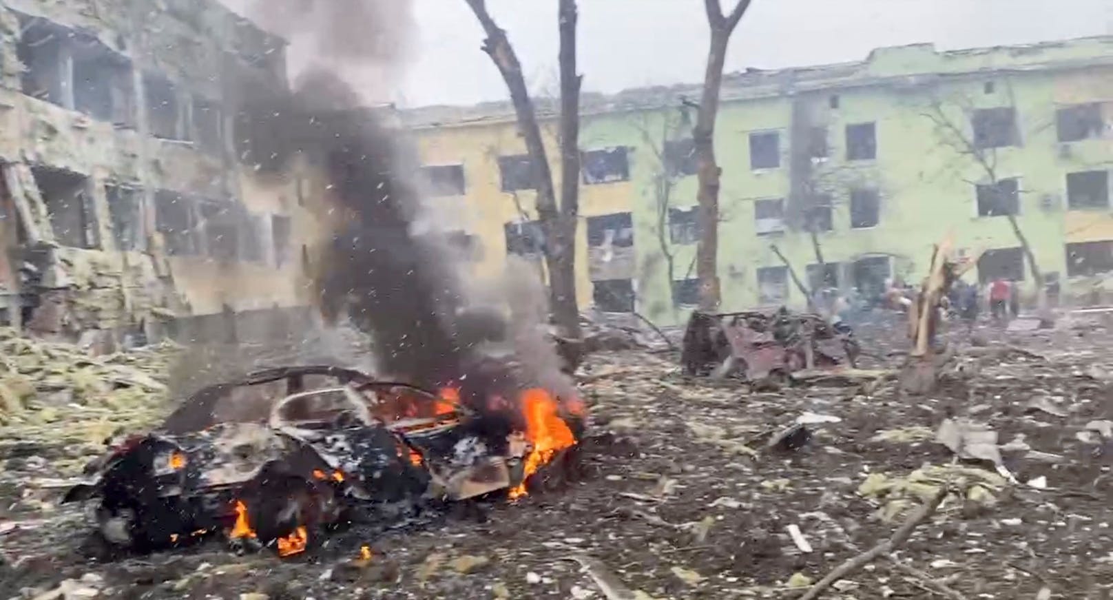 Das Kinderkrankenhaus in Mariupol wurde durch russische Bombenangriffe vollkommen zerstört.