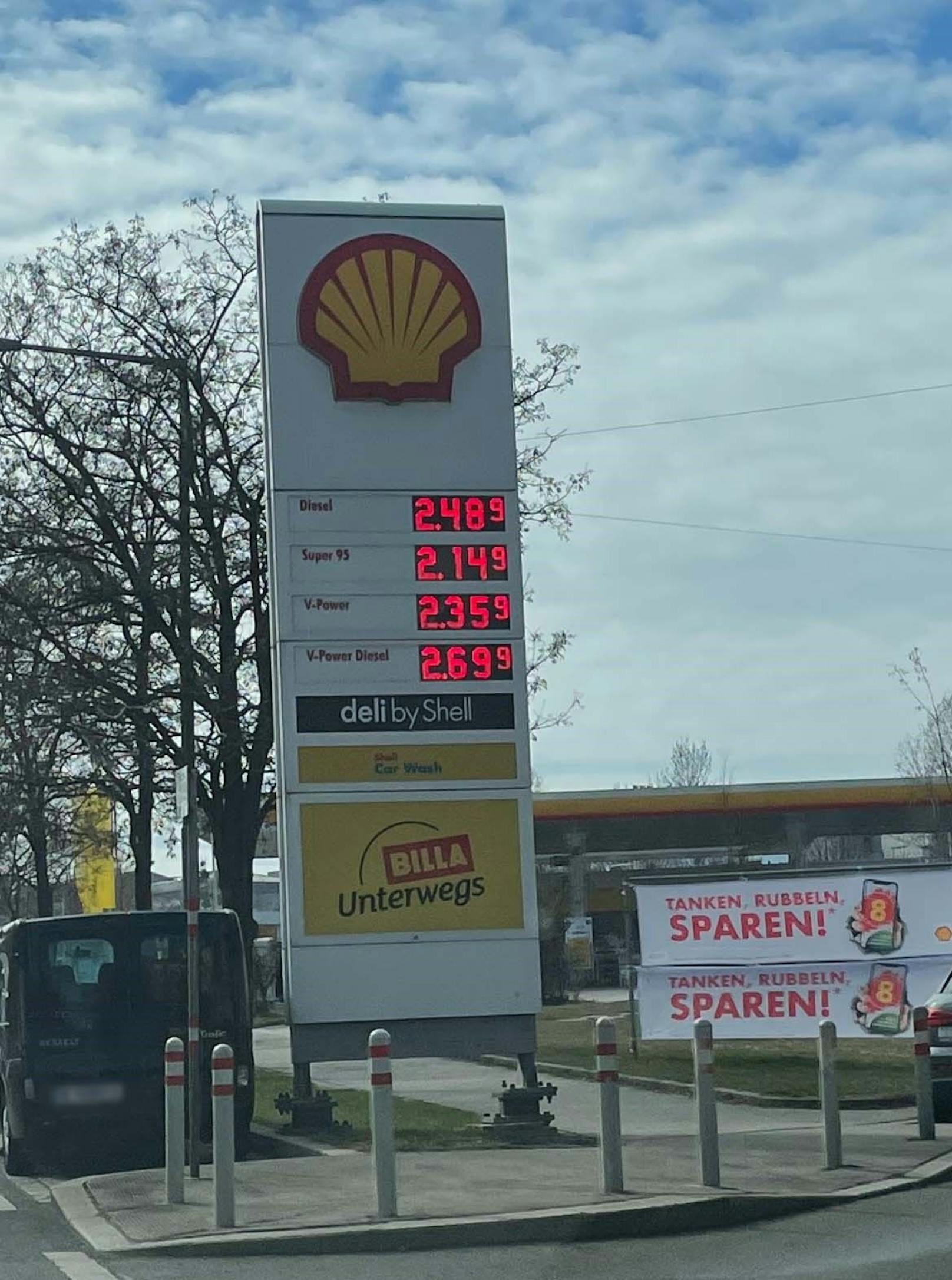 Der Liter Diesel kostet in Wien-Ottakring ganze 2,49 Euro.