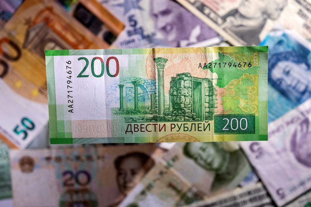 Ukraine-Krieg: Der russische Rubel befindet sich seit Beginn der Sanktionen im freien Fall.