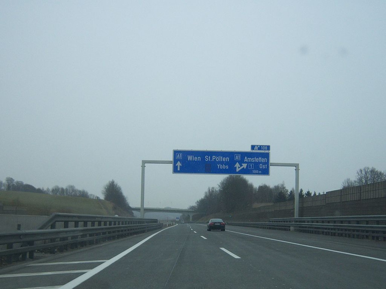 Heute.at - Raser überholt Polizei mit 230 km/h – Schein weg