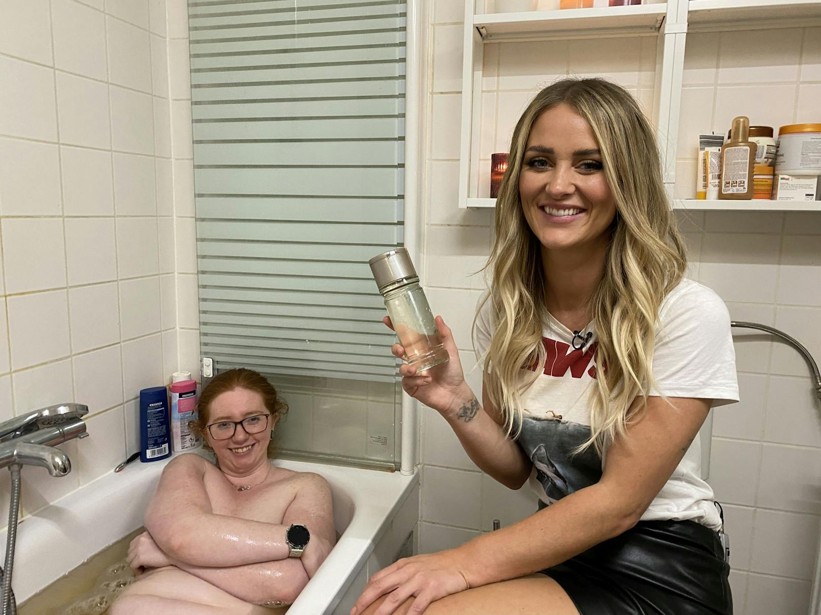Die 22-jährige Wienerin verdient mit ihrem Badewasser gutes Geld.