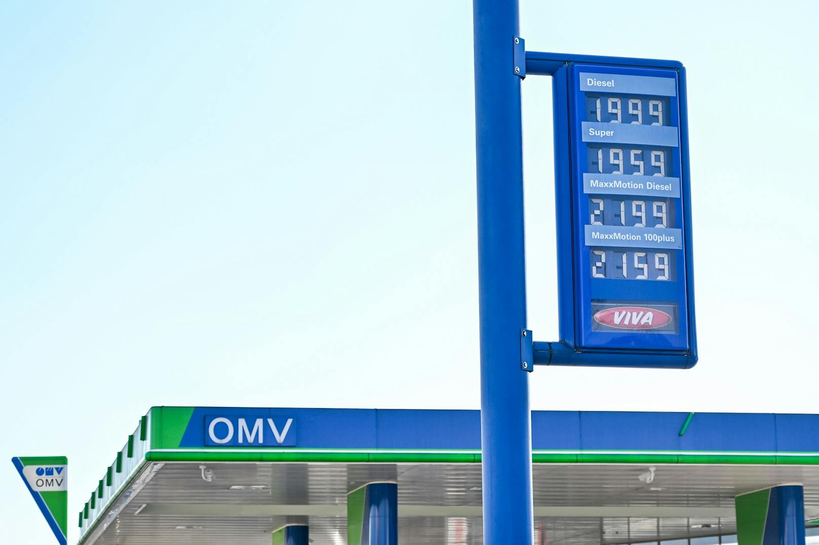 Preis-Irrsinn an den Tankstellen: Im Bild eine OMV bei Ansfelden – leider kein Einzelfall. Aufgenommen am 8. März 2022.
