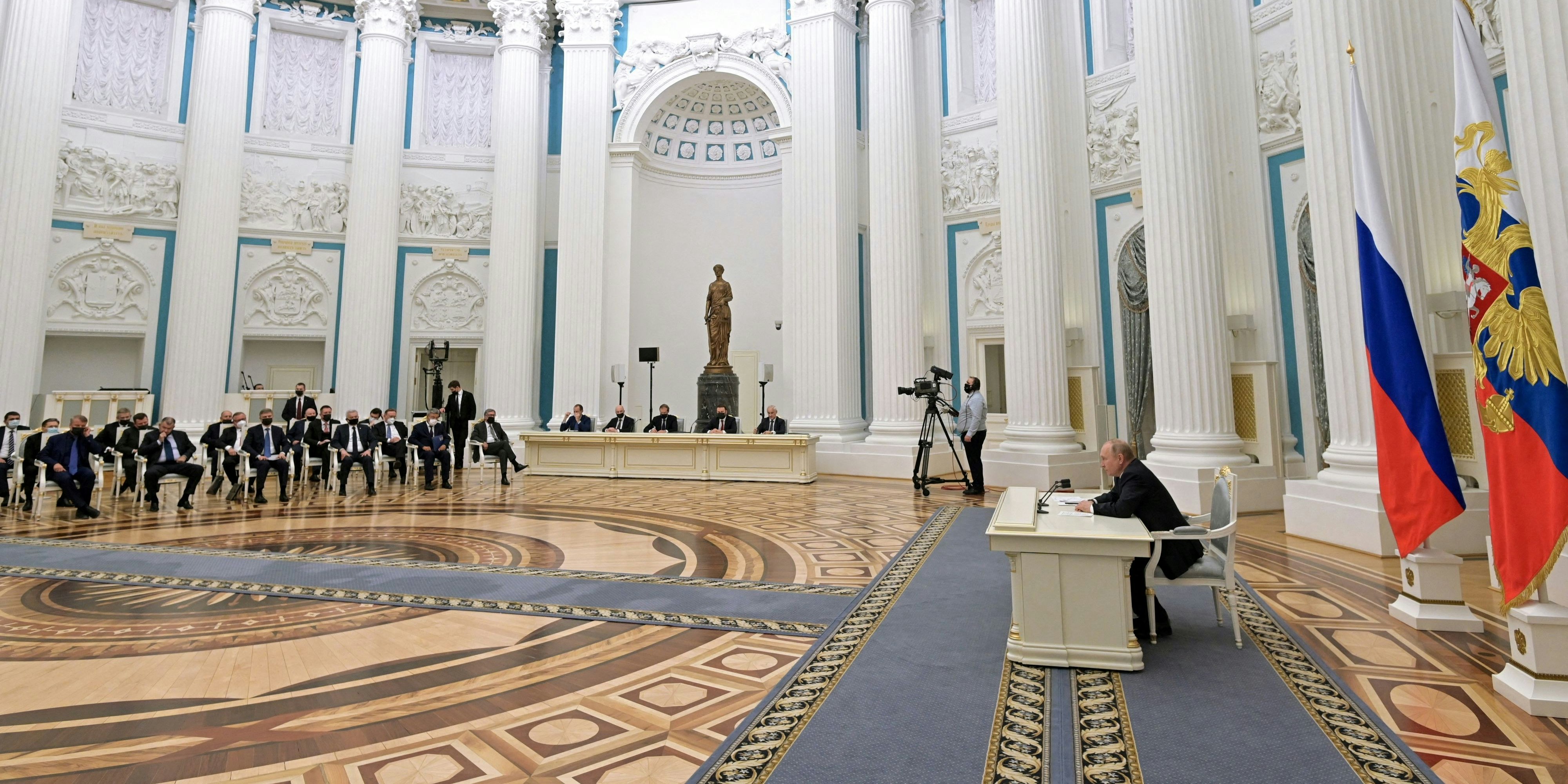 Die russische Gesetzgebungskommission hat ein zweites Maßnahmenpaket abgenickt.