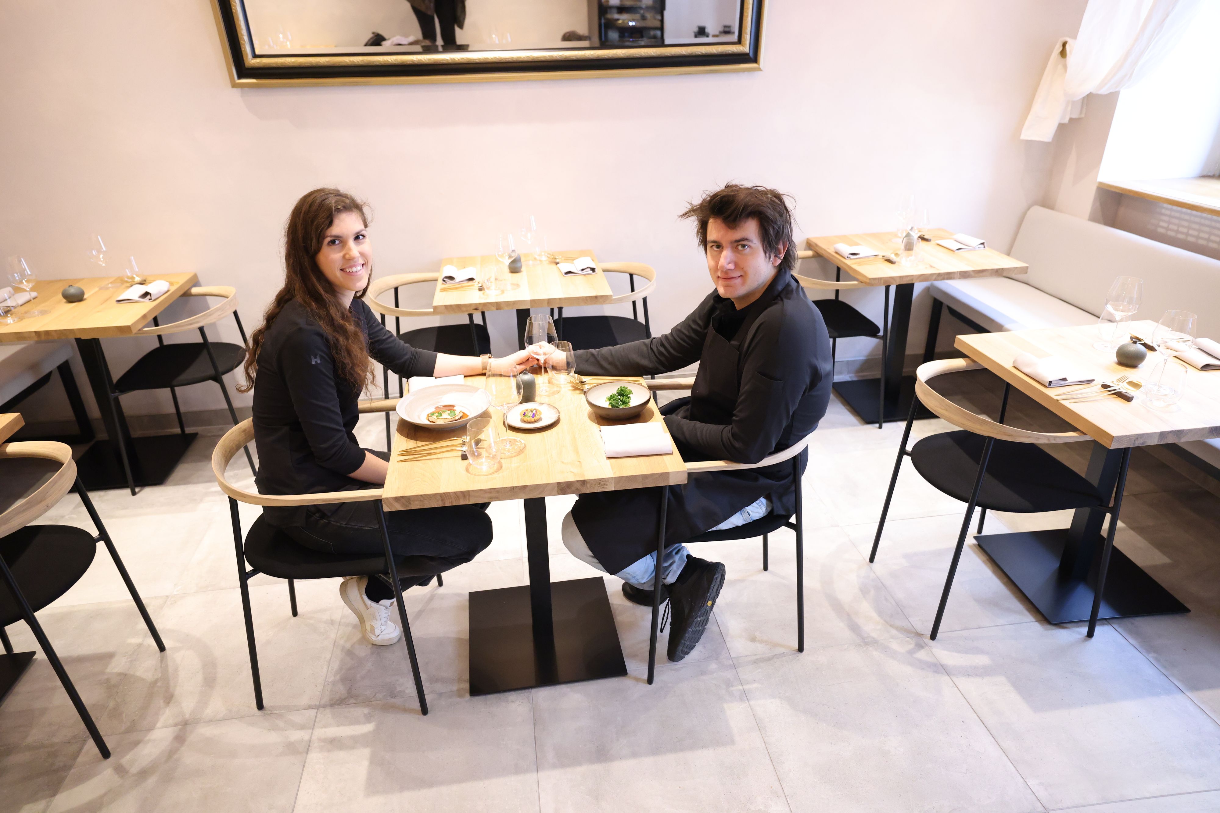 Larissa Andres (23) und Jonathan Wittenbrink (30) eröffnen Wiens erstes rein veganes Lokal 