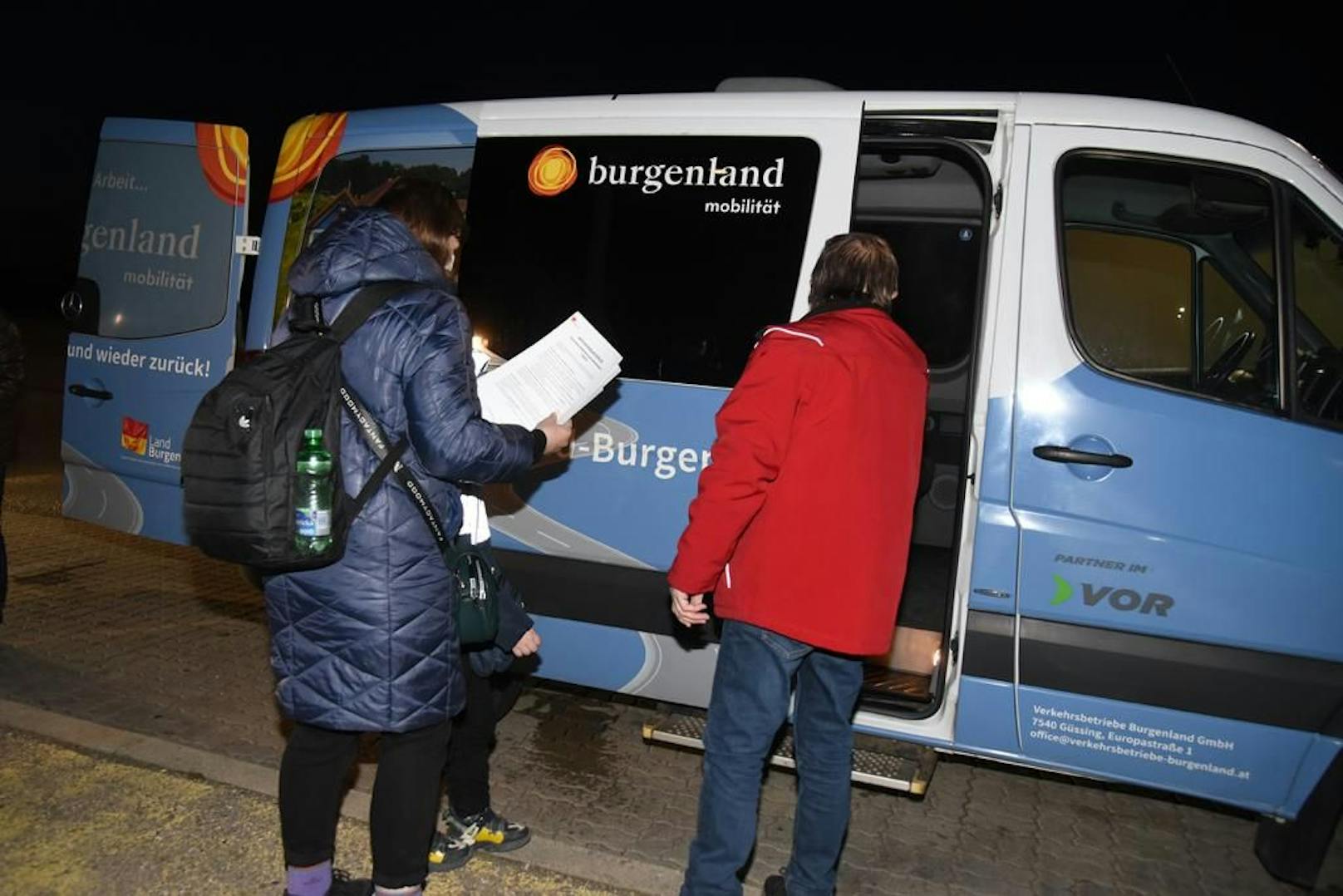 Unmittelbar danach erfolgte – teilweise mit Kleinbussen – der weitere Transfer zu den jeweiligen Quartieren im Burgenland.