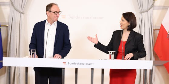 Gesundheitsminister Johannes Rauch und Verfassungsministerin Karoline Edtstadler werden am Dienstag voraussichtlich das vorzeitige das Aus der Maskenpflicht verkünden.