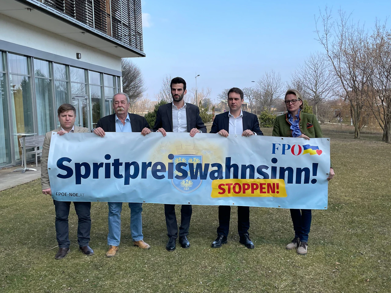 Heute.at - FPÖ will Spritpreise mit 1,2 Euro pro Liter begrenzen