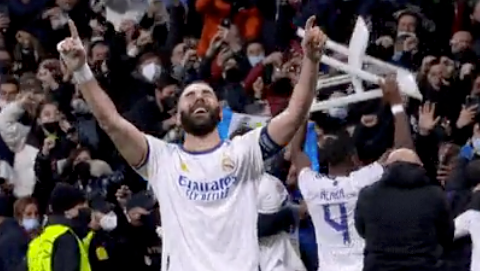 David Alaba gräbt den Klappstuhl aus – sein verrückter Jubel nach der PSG-Demontage.