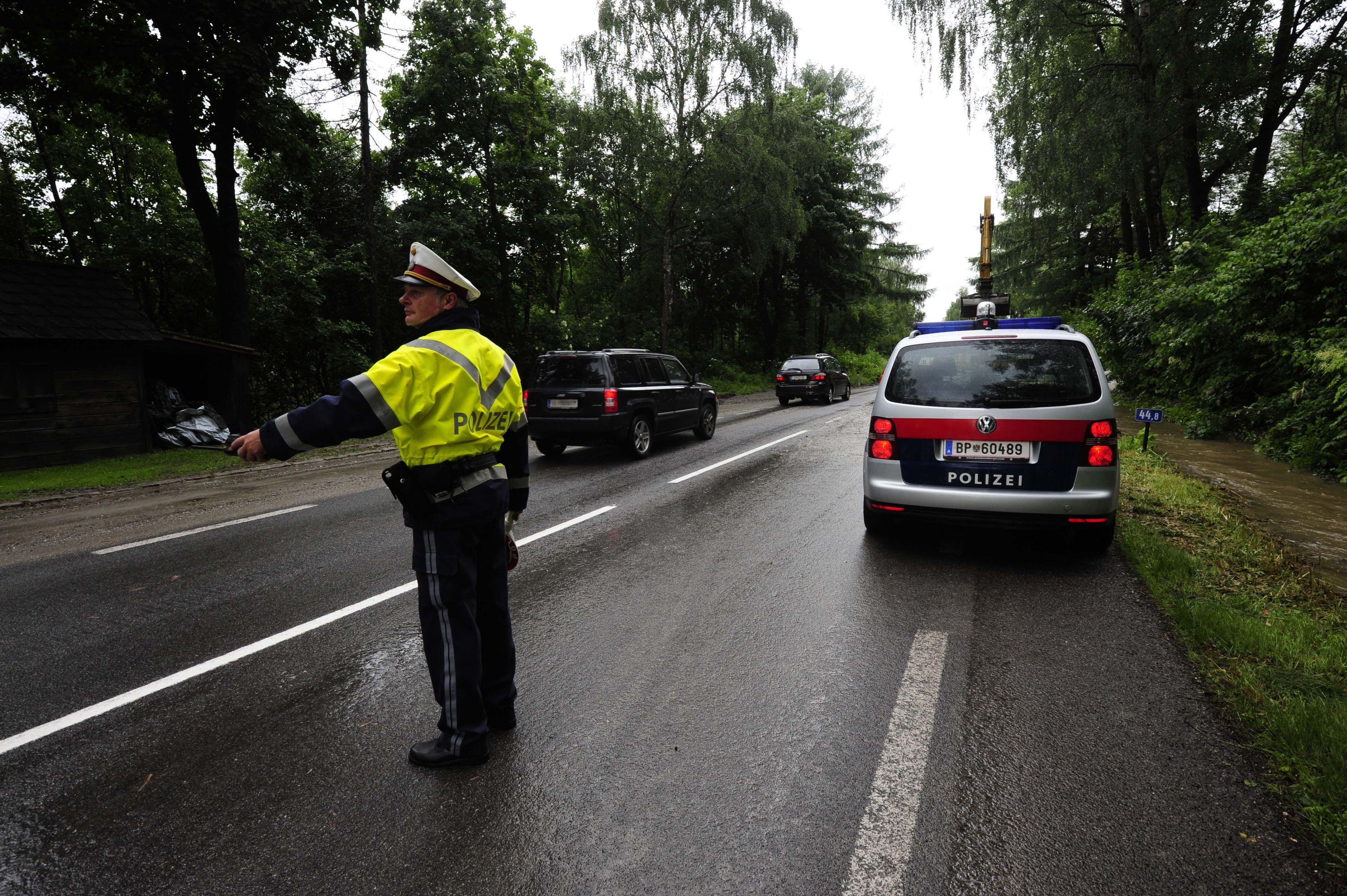 Ein 20-jähriger Oberösterreicher war innerhalb weniger stunden gleich zweimal ohne Führerschein unterwegs – und wurde erwischt.