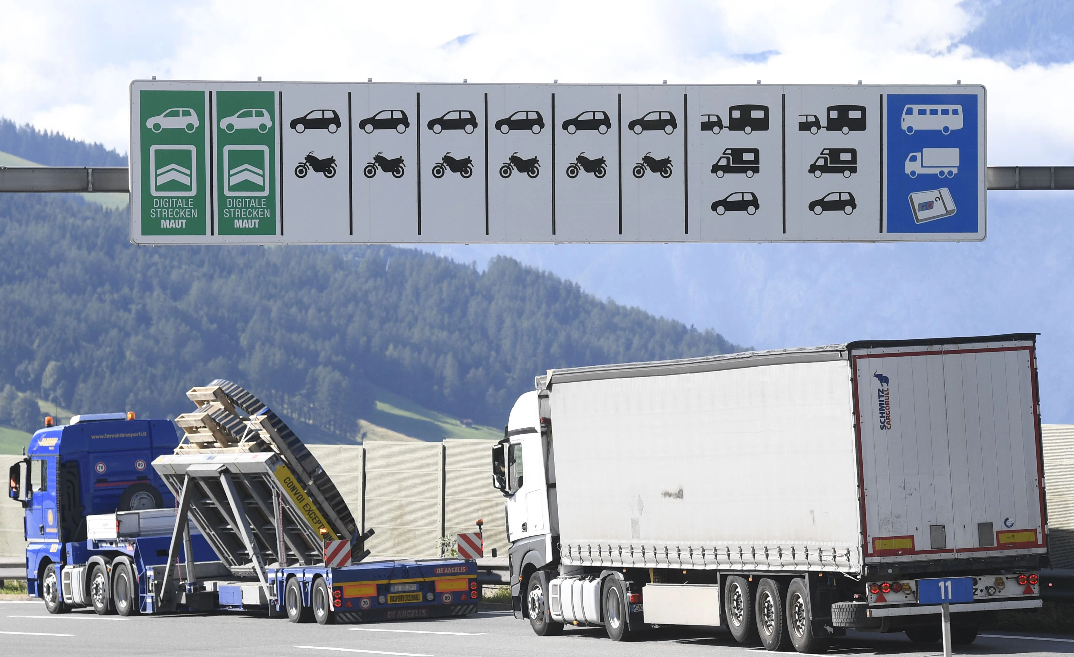 Die Transport-Branche leidet unter den derzeit extrem hohen Spritpreisen und dem Krieg in der Ukraine.