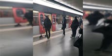 Rauch in der U-Bahn – U6-Zug komplett evakuiert