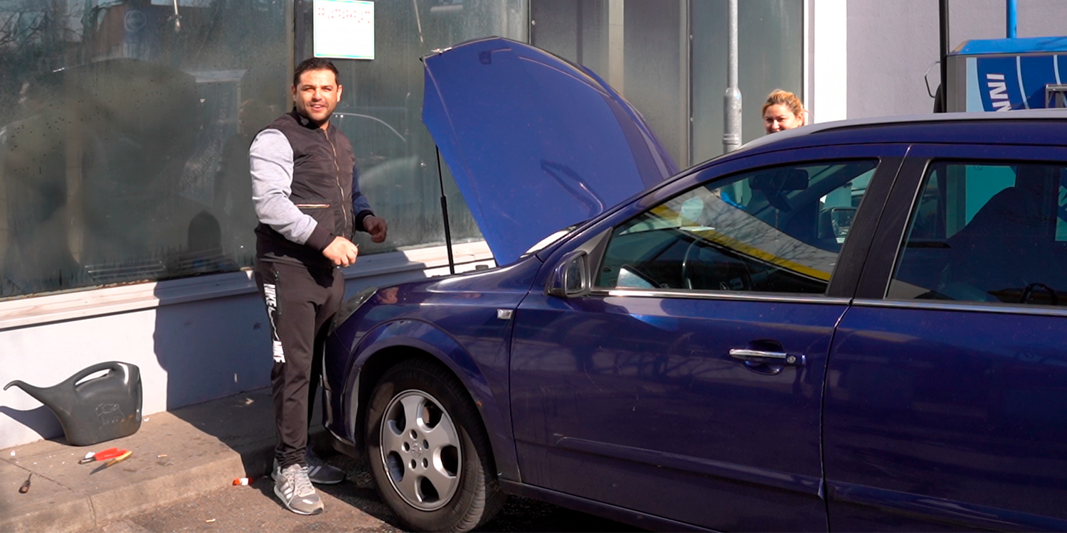 Laljo (31) möchte künftig auf seinen Opel verzichten.