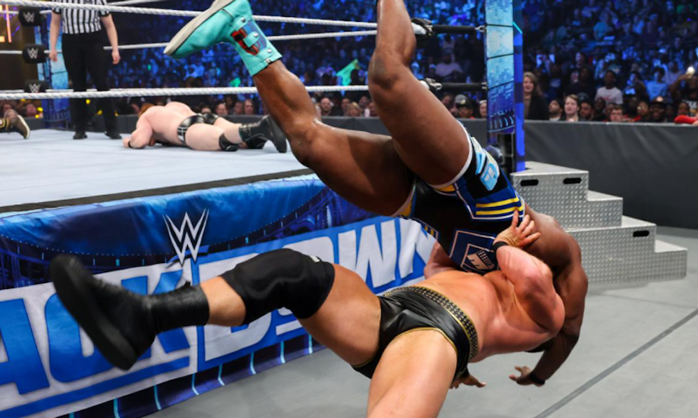 Big E bricht sich das Genick