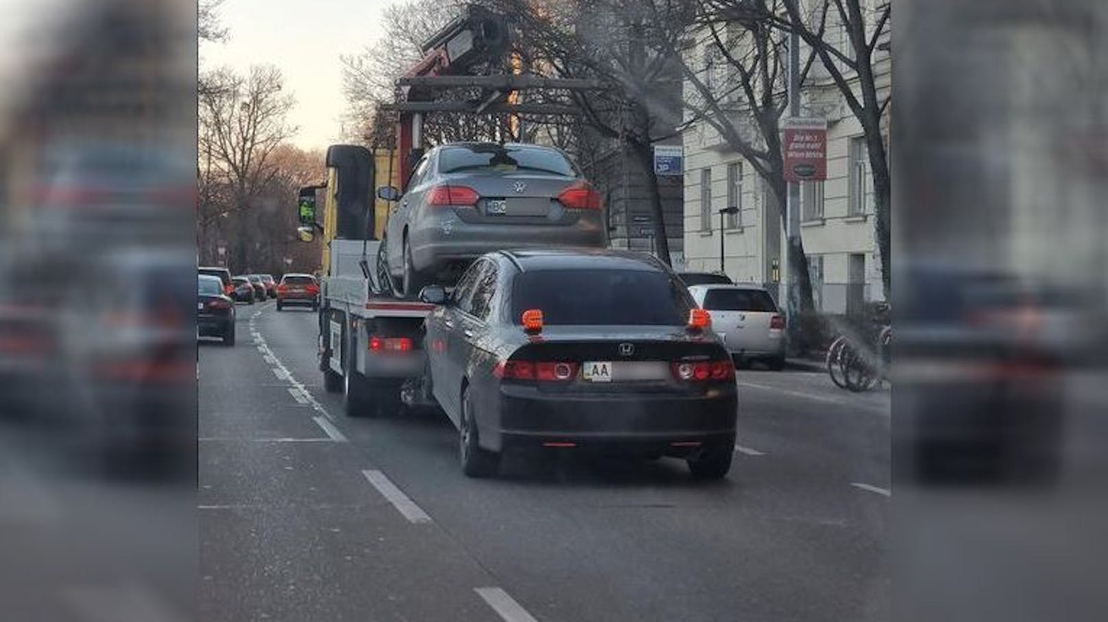 Ukrainische Fahrzeuge wurden am Sonntag in Wien abgeschleppt