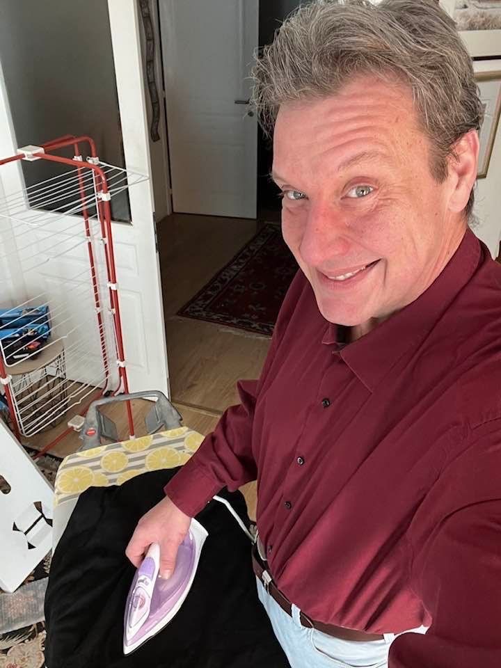 Anwalt Thomas Singer hat es drauf: Bügeln