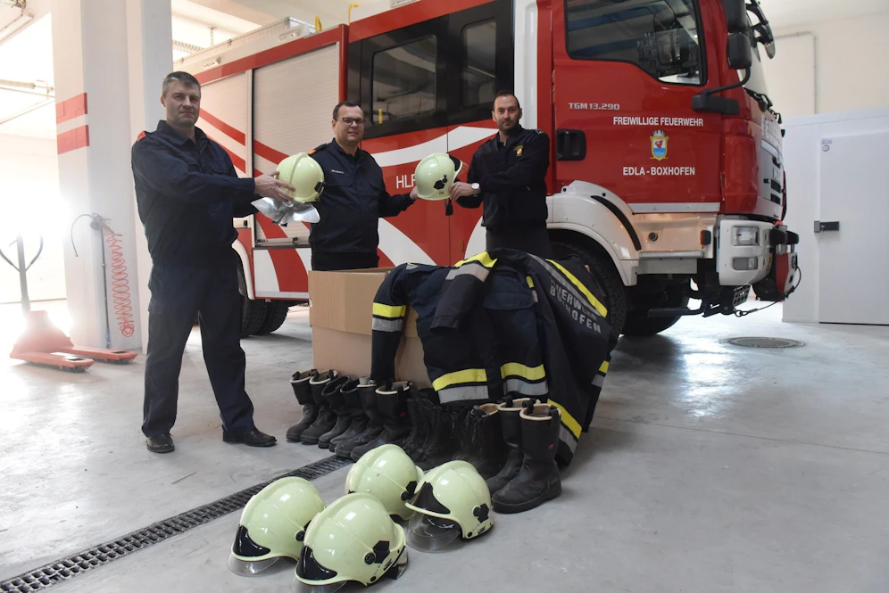 Amstettener Feuerwehren helfen Feuerwehren in Ukraine mit Ausrüstung