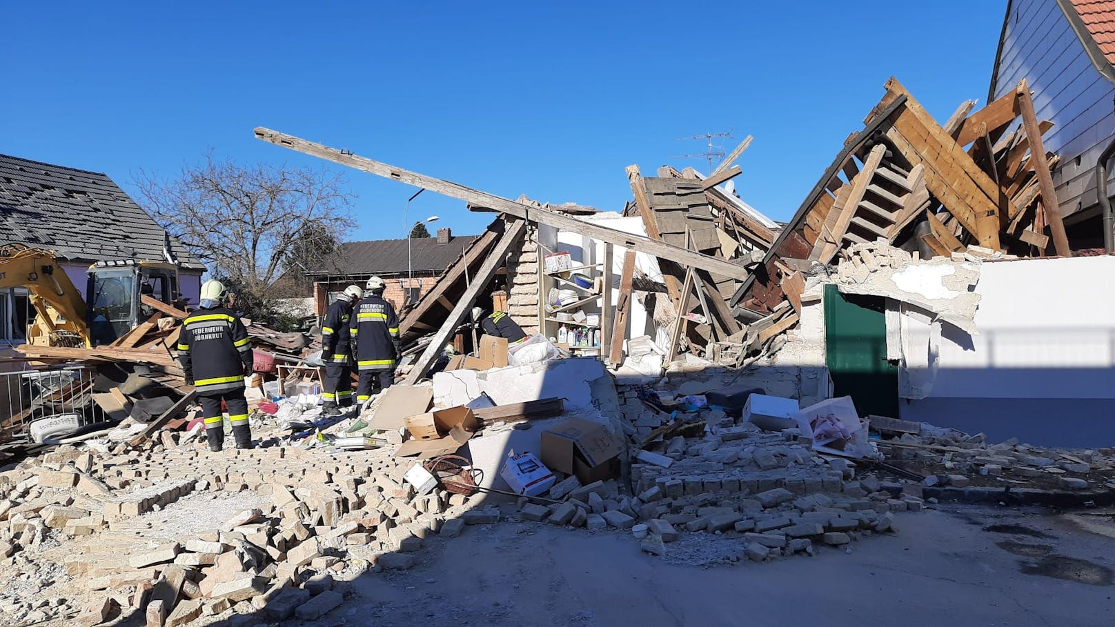 Gasexplosion zerstörte Einfamilienhaus in Dürnkrut