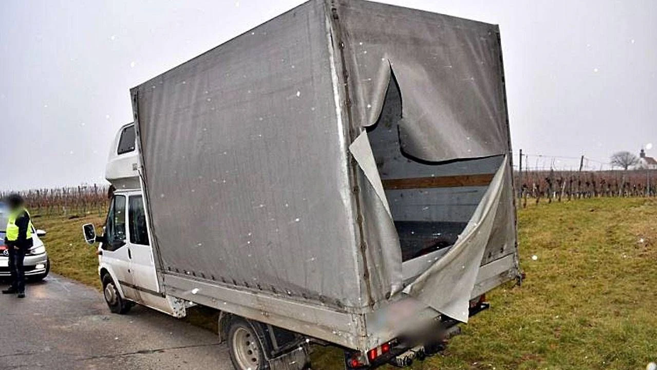 Schüsse auf Schlepperfahrzeug