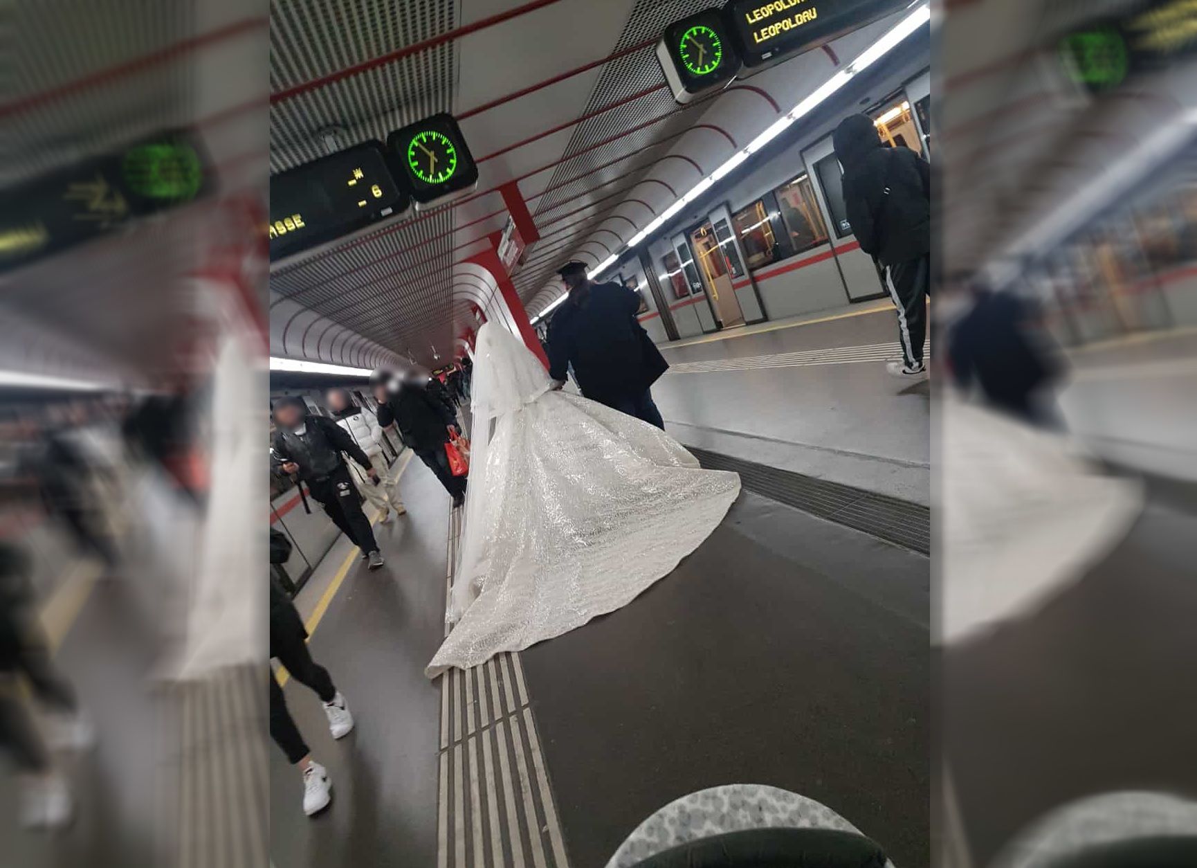 Eine Braut wählte am Samstagabend ein eher untypisches Verkehrsmittel.