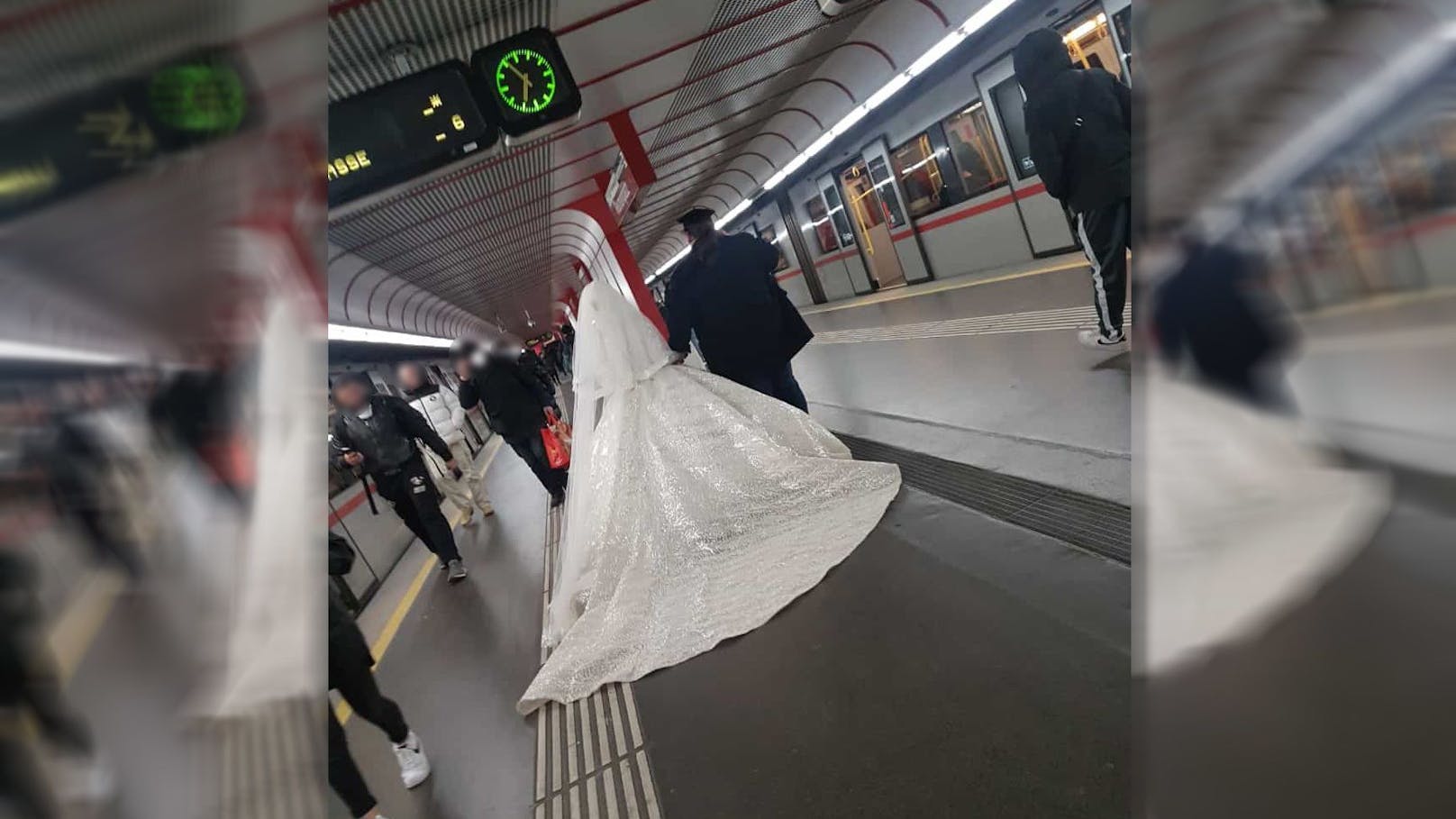 Eine Braut wählte am Samstagabend ein eher untypisches Verkehrsmittel.