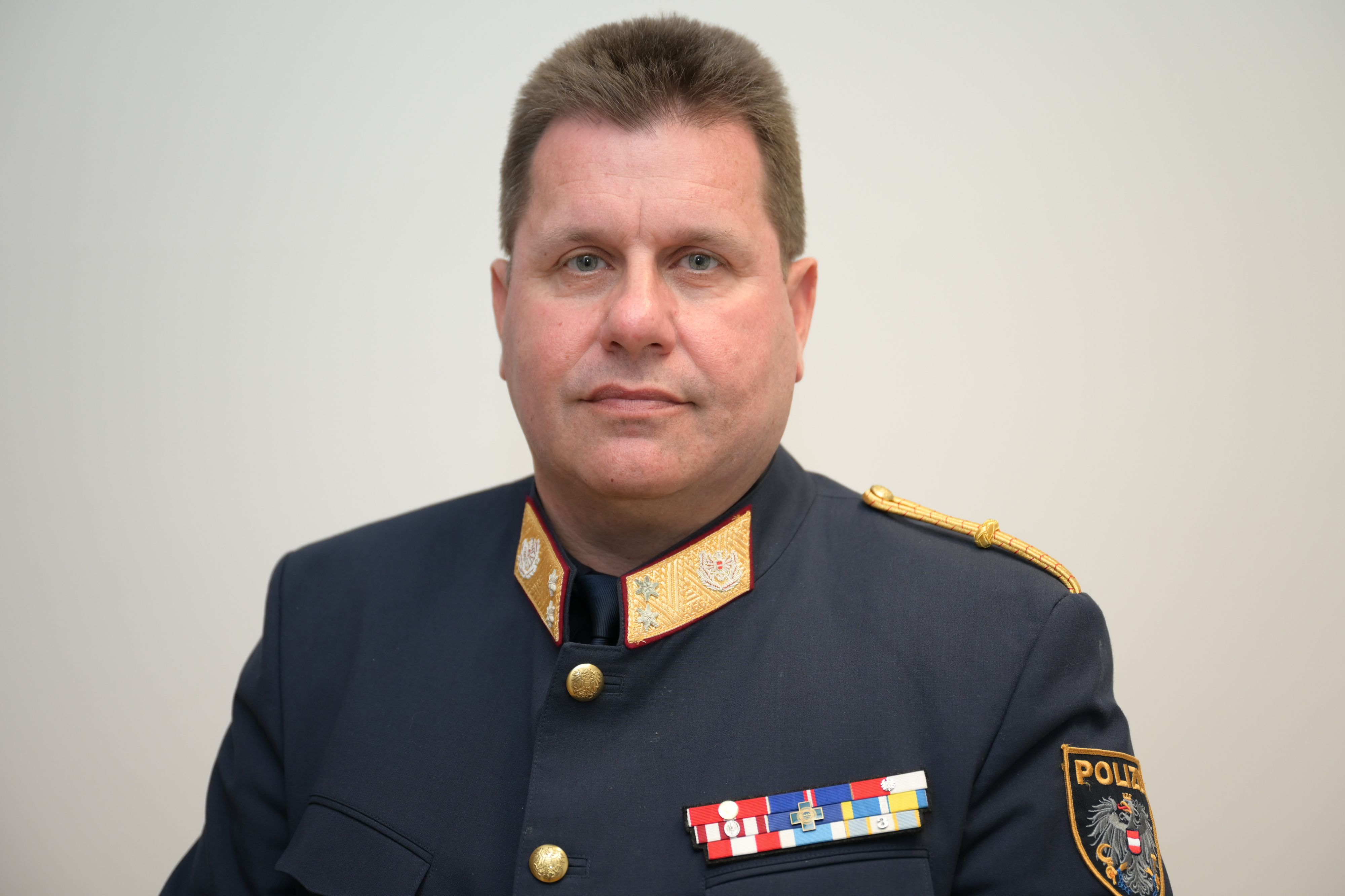 Generalmajor Michael Takács, der Flüchtlingskoordinator im Bundeskanzleramt rechnet mit bis zu 200.000 Vertriebenen aus der Ukraine.