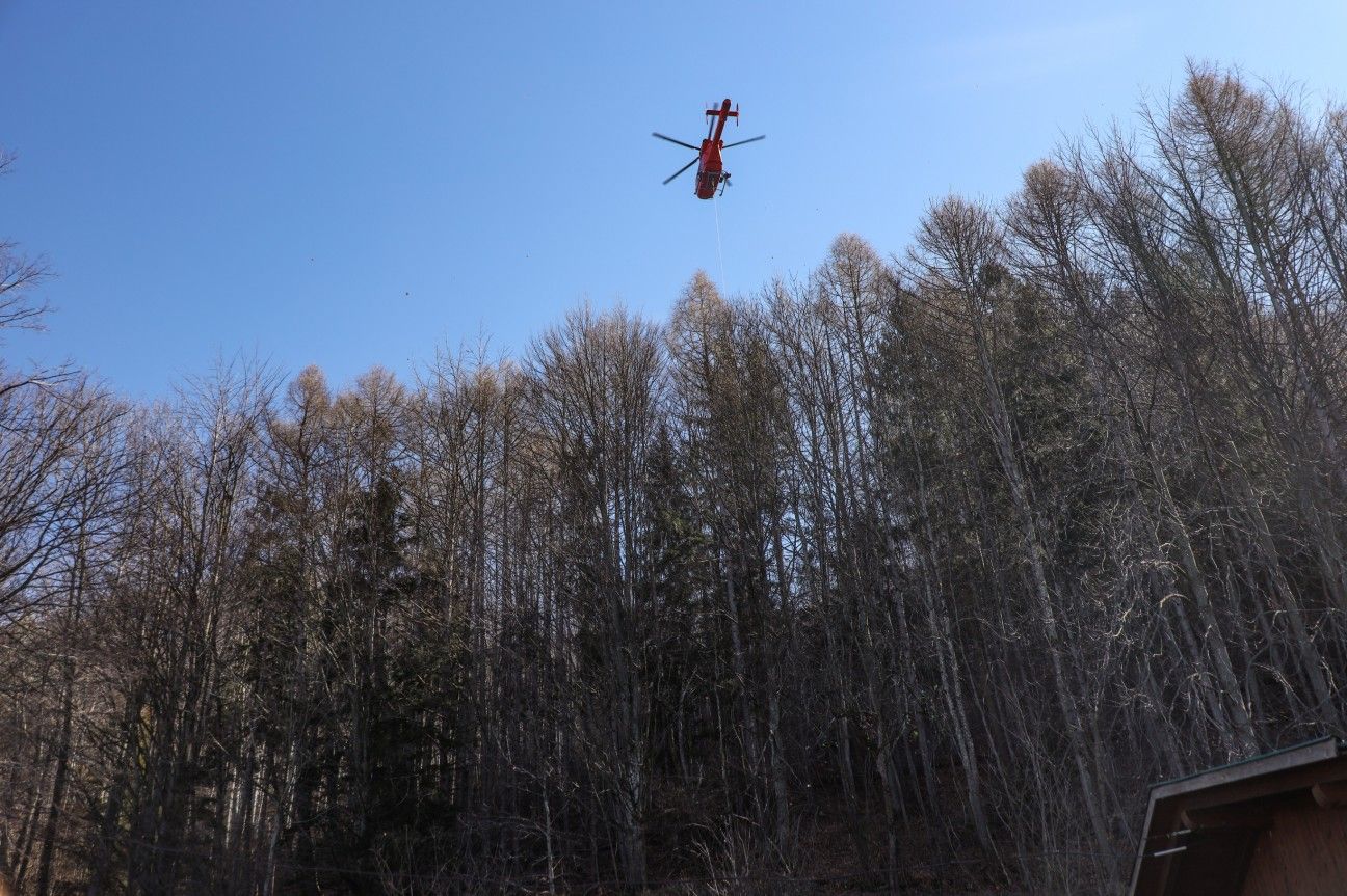 Der Mann wurde mit dem Hubschrauber ins Krankenhaus geflogen