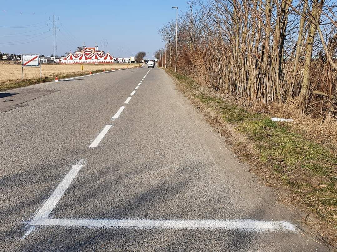 Groß-Enzersdorf: Parkplätze werden auf Straße geschaffen.