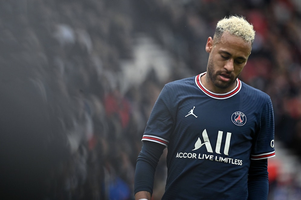 Neymar jr. wird von den eigenen Fans ausgepfiffen.