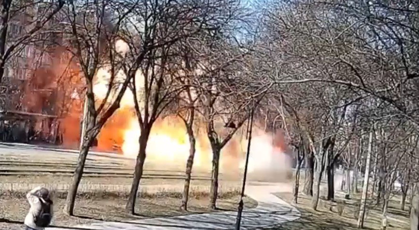Bei der Explosion kam ukrainischen Angaben zufolge eine Person ums Leben.