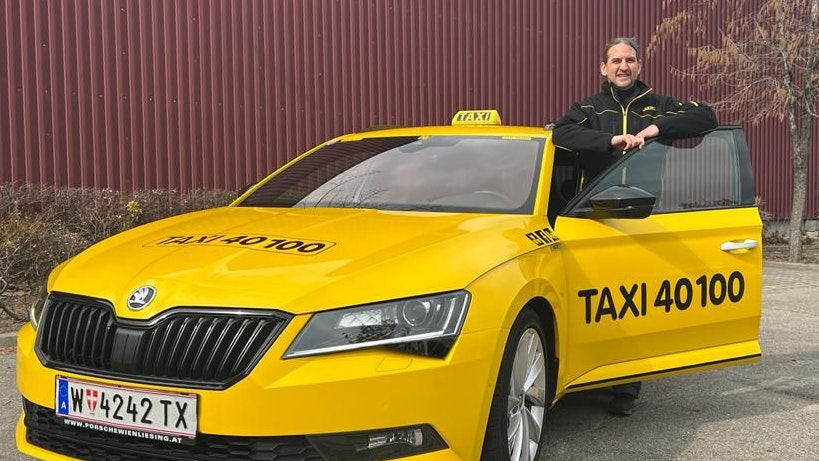 Taxler Alex Papp (42) auf Wien-Währing hat ein Herz für Tiere.