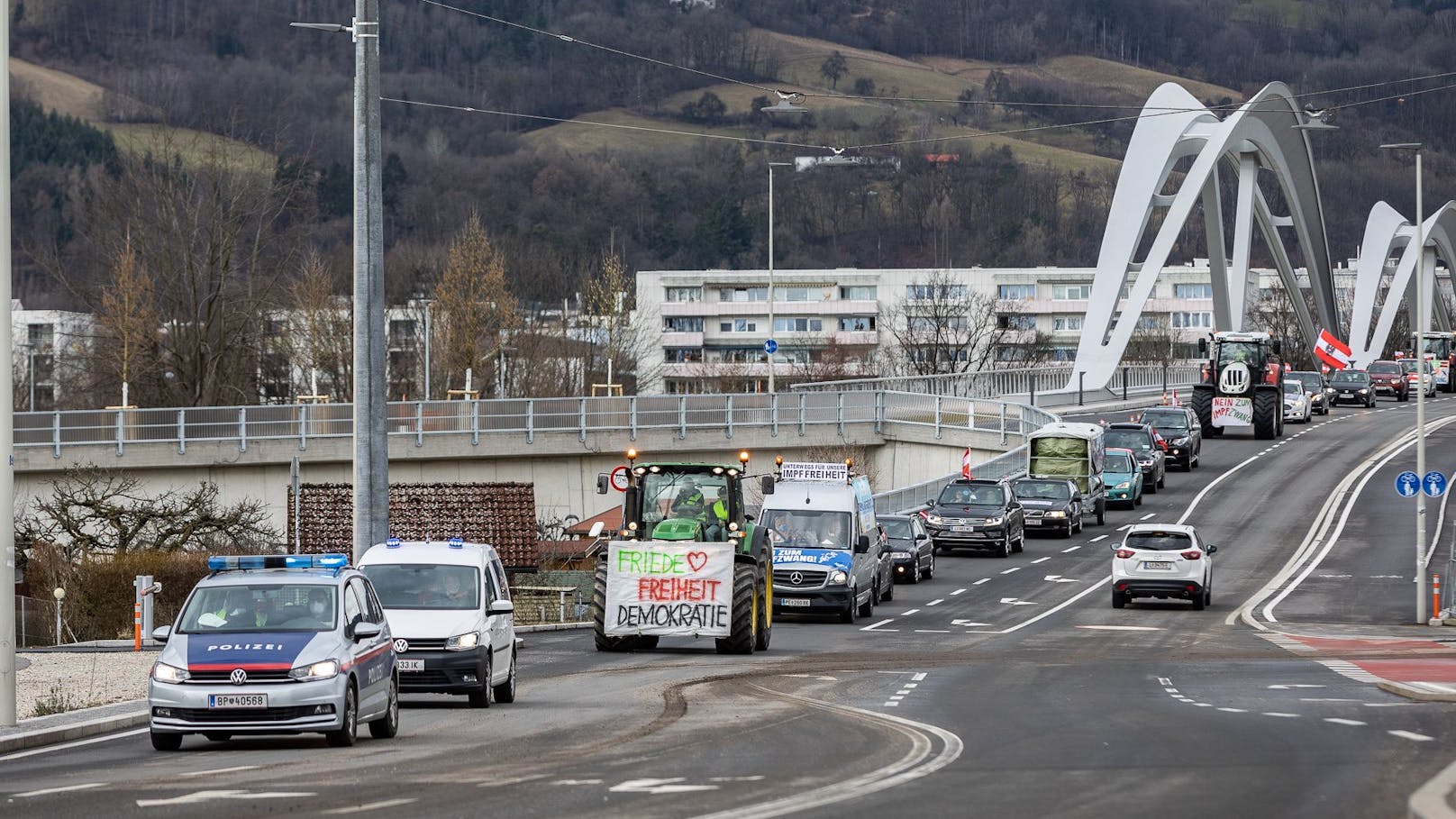 Beim letzten Autokonvoi am 21. Februar blockierten die Impfgegner drei Stunden lang Linz.